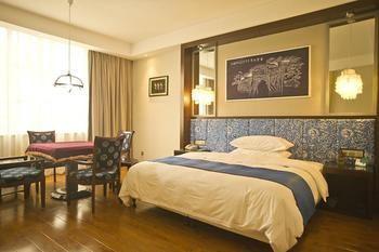 Miaozu Buyi Hotel เฟิ่งหวง ภายนอก รูปภาพ
